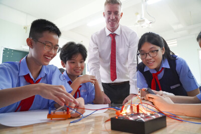 Ho Chi Minh City plans to enroll students in the Integrated English Program without administrative boundary restrictions