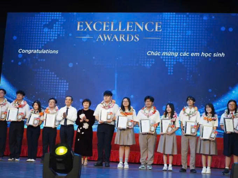 TPHCM: Vinh danh học sinh đạt thành tích cao chương trình tiếng Anh tích hợp