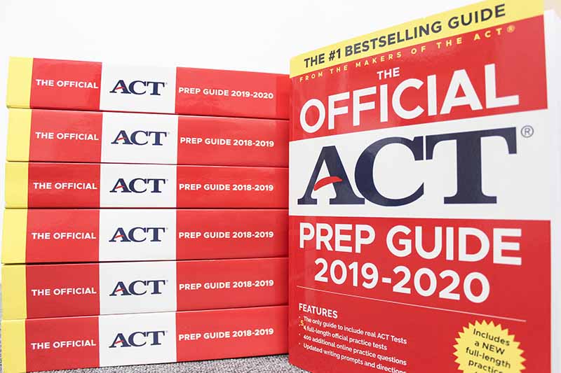 Luyện thi ACT trở nên dễ dàng với Cẩm nang The Official ACT Prep Guide