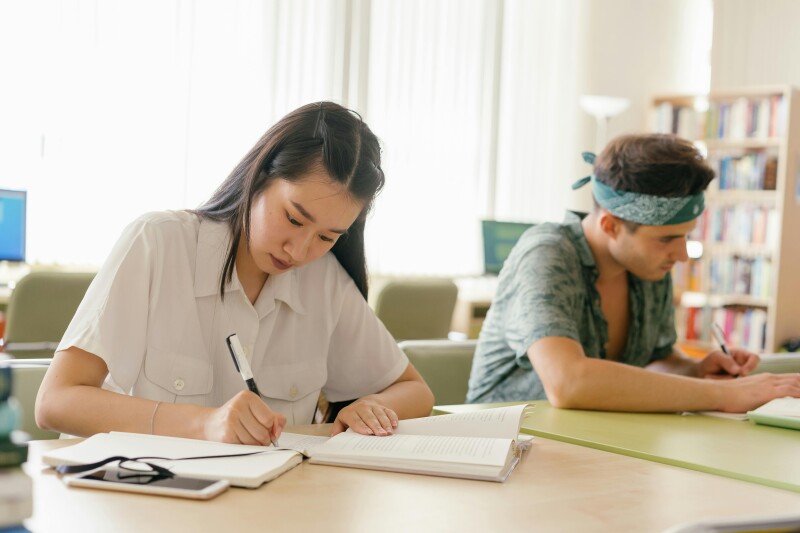 Cấu trúc bài thi PTE Academic năm 2026: các phần trong bài thi và thời gian làm bài chi tiết