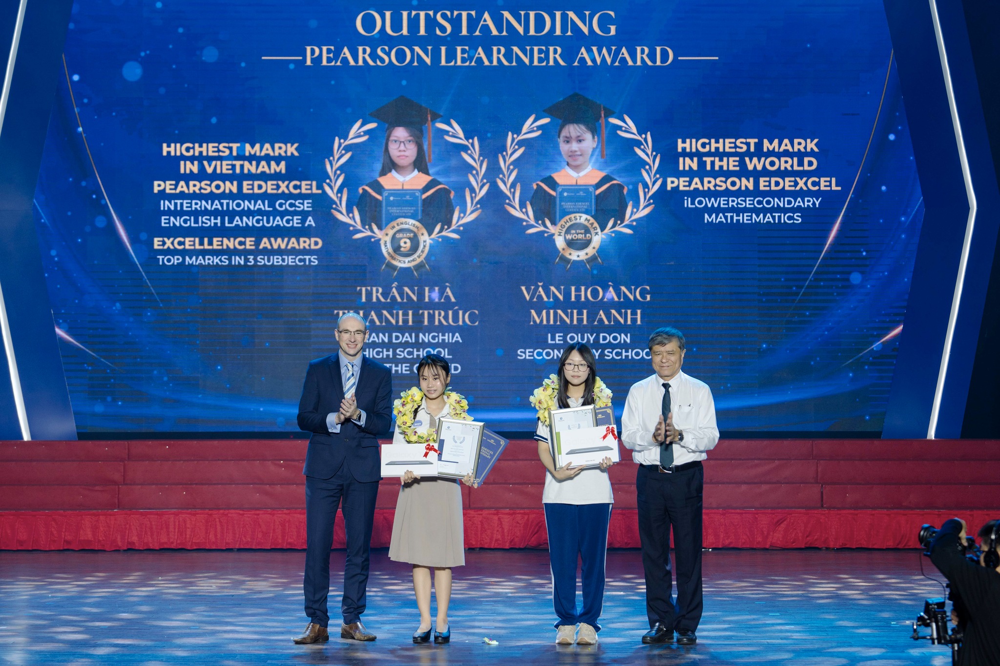 trao-chung-chi-pearson-edexcel