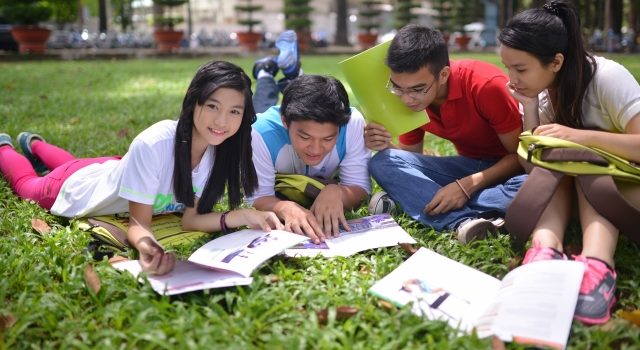 Thời gian tham gia các bài thi chuẩn đầu vào Quốc tế chính như ACT, SAT, IELTS… phù hợp nhất là cuối năm lớp 10 hay đầu lớp 11